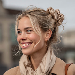 Beige Scrunchie i siden